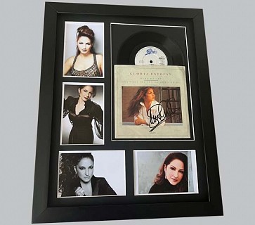 Gloria Estefan "Here We Are" Signed 7" Record Sleeve + 7" Record & 4 Photos
