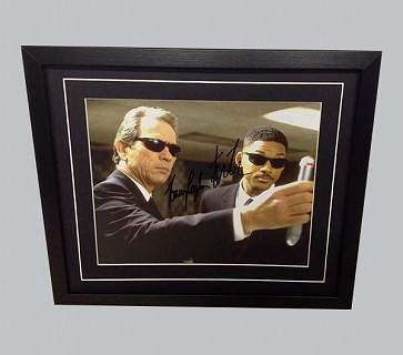 Men In Black Photo Signed by Tommy Lee Jones & Will Smith