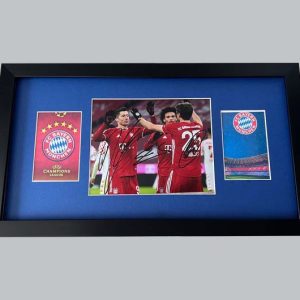Bayern Munich Colour Photo Signed by Lewandowski, Sane & Muller + 2 Postcards