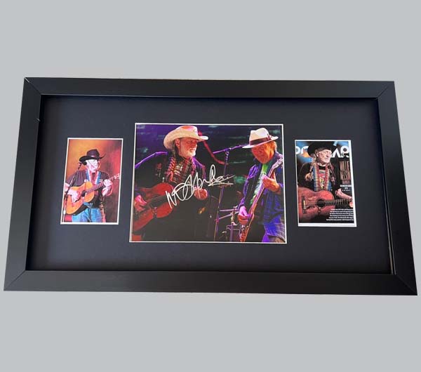 Willie Nelson Signed Colour Concert Photo + 2 Photos